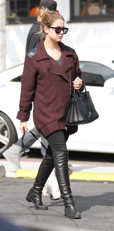 Reference image illustrating Ashley Benson’s Saint Laurent Sac de Jour: A Celebrity-Favorite Minimalist Tote