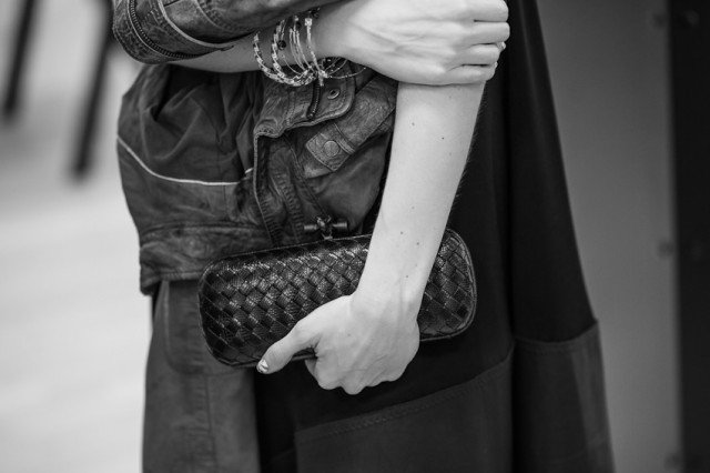 Reference image illustrating Bottega Veneta Special Order Intrecciato Karung Stretch Knot Clutch: A Purseonals Review