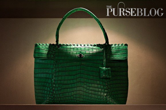 Reference image illustrating Bottega Veneta Spring 2010 Handbag Collection: Intrecciato Innovation and Exotic Hues