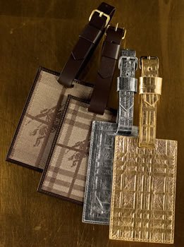 Burberry Luggage Tags and Golf Bags: A Luxury Accessory Review thumbnail