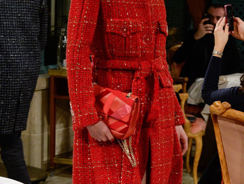 Reference image illustrating Chanel Métiers d'Art 2017 Paris Cosmopolite: First Look at the Runway Bags