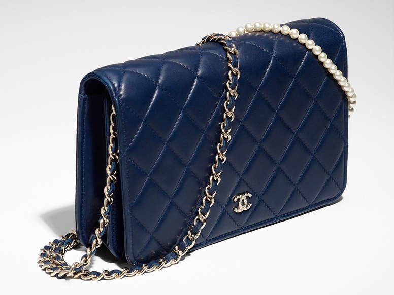 Reference image illustrating Chanel Métiers d'Art 2017 Small Leather Goods: WOCs, Wallets, and Card Holders