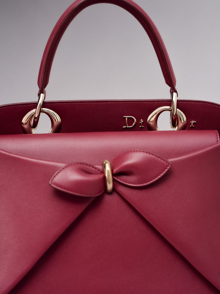 Reference image illustrating Dior Cigale Bag Spring 2026: Jonathan Anderson’s Architectural Tribute to La Cigale