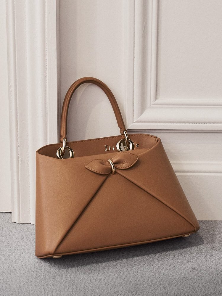 Reference image illustrating Dior Cigale Bag Spring 2026: Jonathan Anderson’s Architectural Tribute to La Cigale