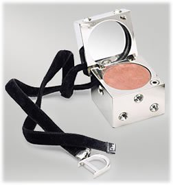 Dior Play Gloss Gamble on Beige: A Rhinestone-Studded Lip Accessory for Holiday Gifting thumbnail