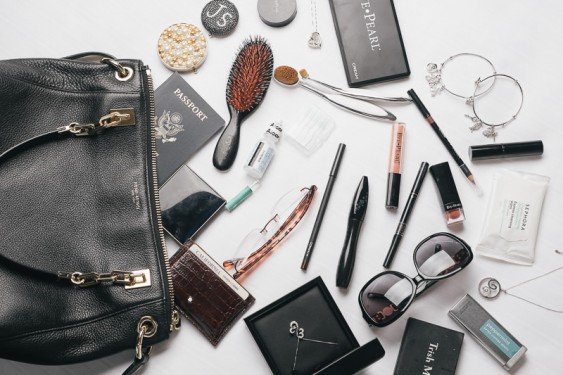 Inside Jane Seymour's Handbag: A Peek at the Actress's Everyday Carry cover image
