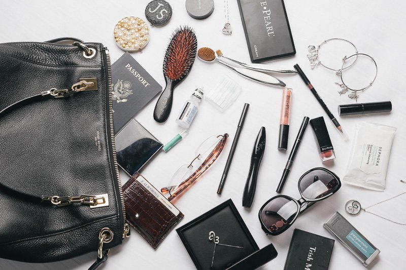 Reference image illustrating Inside Jane Seymour's Handbag: A Peek at the Actress's Everyday Carry