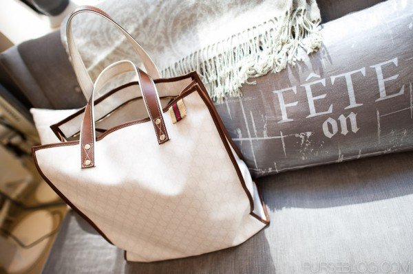 Reference image illustrating Inside the Bag of Event Designer Jung Lee: Fête NY Founder’s Everyday Carry