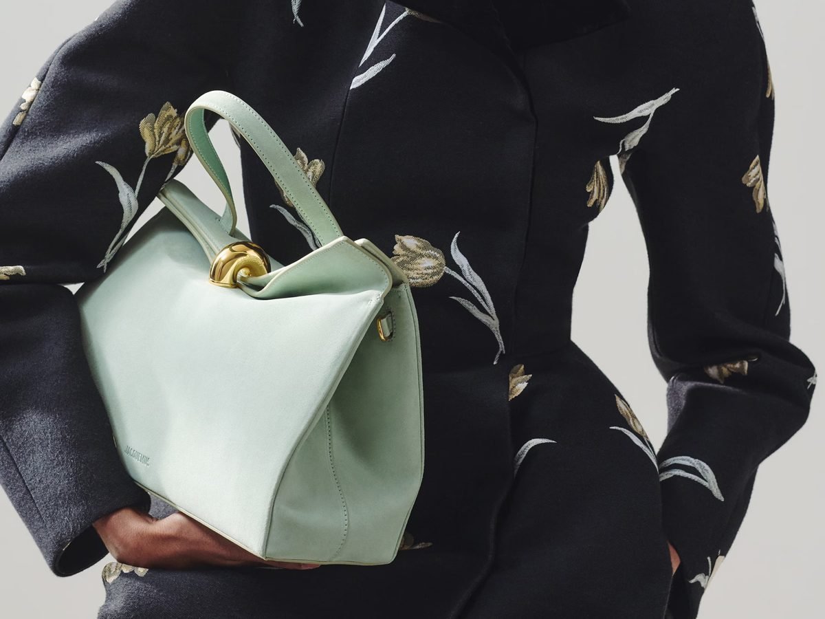 Jacquemus Valérie Bag Review: Sculptural Design Meets Everyday Luxury thumbnail