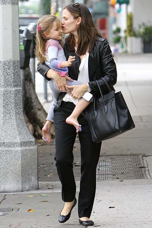 Reference image illustrating Jennifer Garner’s Black Celine Luggage Tote: A Mom-on-the-Go Style Statement in Santa Monica