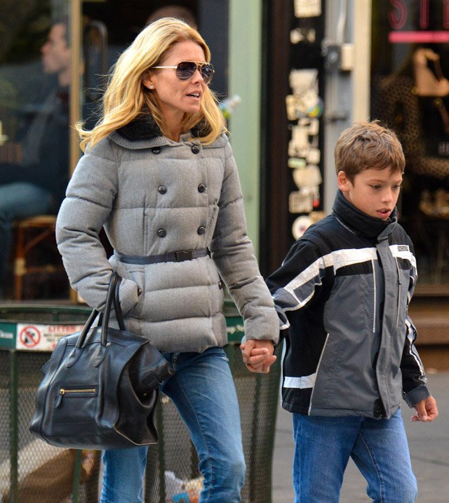 Reference image illustrating Kelly Ripa’s Handbag Collection: A Realistic Luxury Wardrobe for Everyday Style