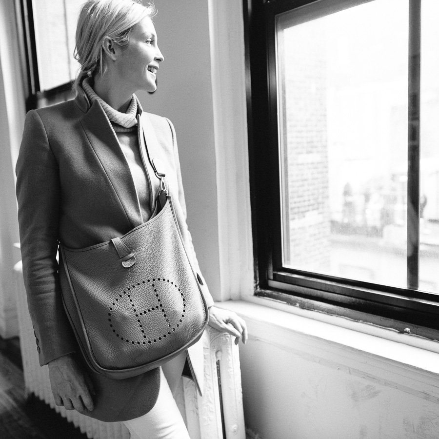 Reference image illustrating Kelly Rutherford's Hermès-Filled Handbag: A Gossip Girl Star's Everyday Essentials