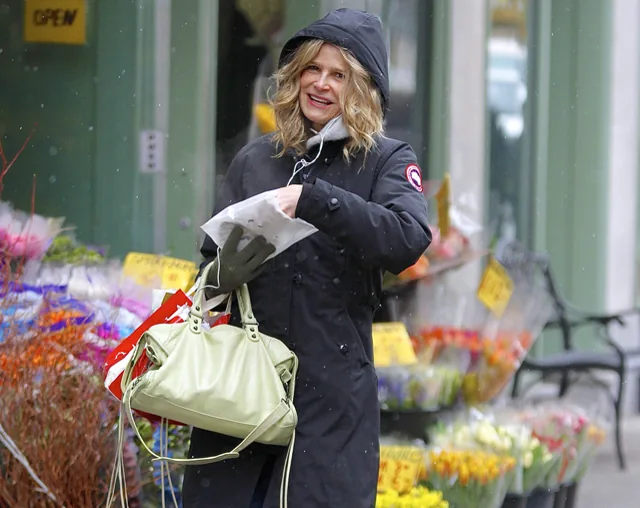Reference image illustrating Kyra Sedgwick Spotted with a Classic Balenciaga City Bag During NYC Shopping Trip