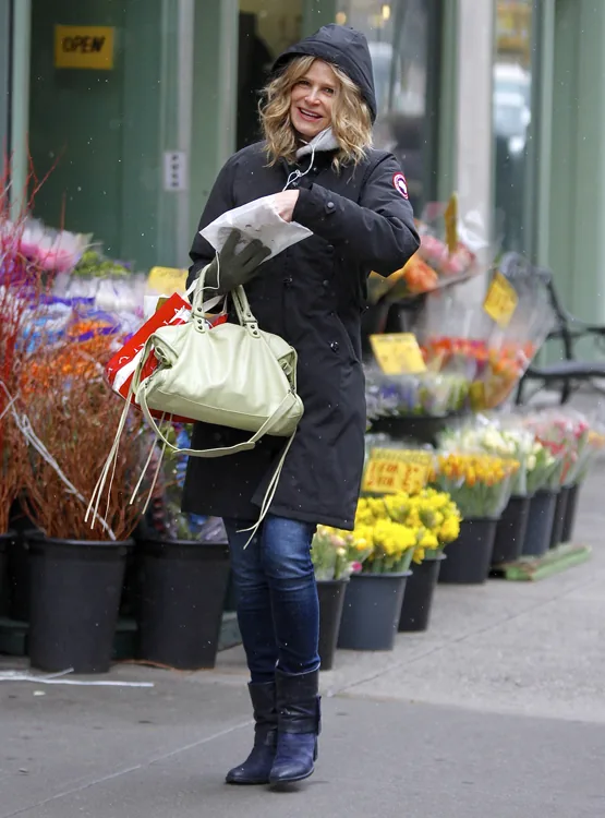 Reference image illustrating Kyra Sedgwick Spotted with a Classic Balenciaga City Bag During NYC Shopping Trip