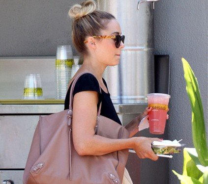 Lauren Conrad’s Balenciaga Papier A4 Tote: A Repeat-Wear Investment Piece thumbnail