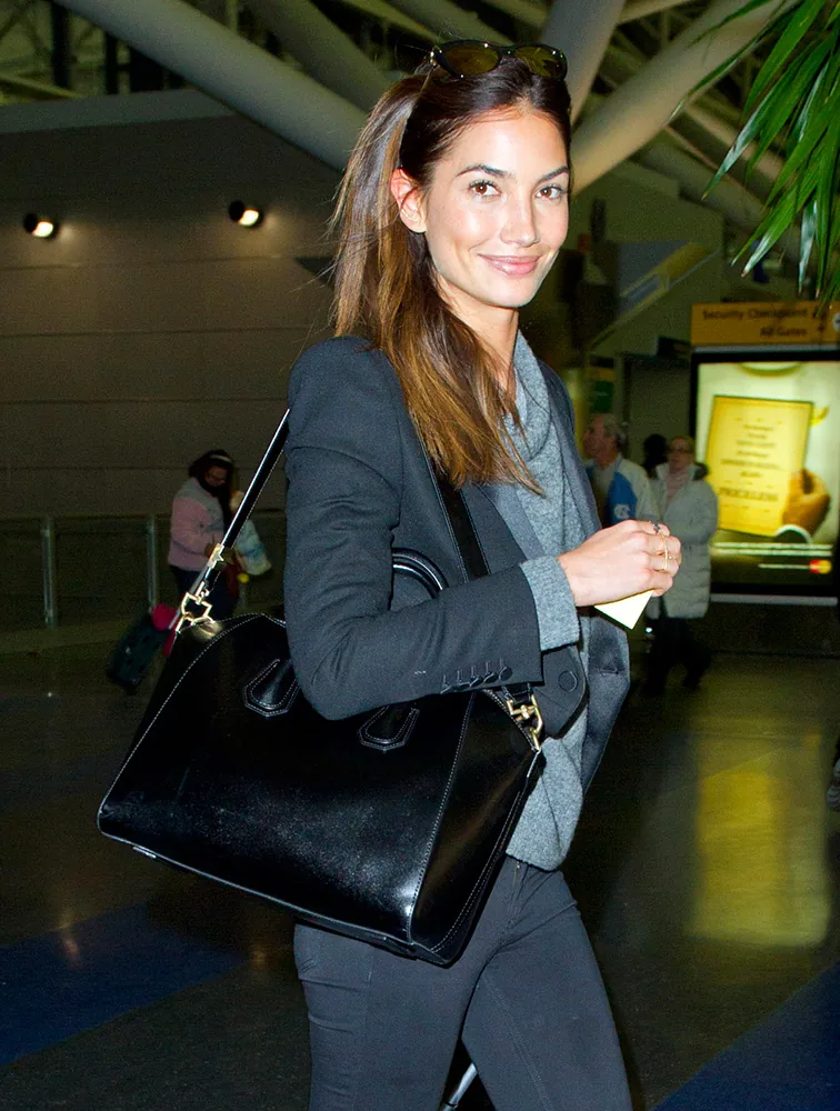 Reference image illustrating Lily Aldridge’s Givenchy Antigona Bag: A Supermodel’s Go-To Street Style Staple