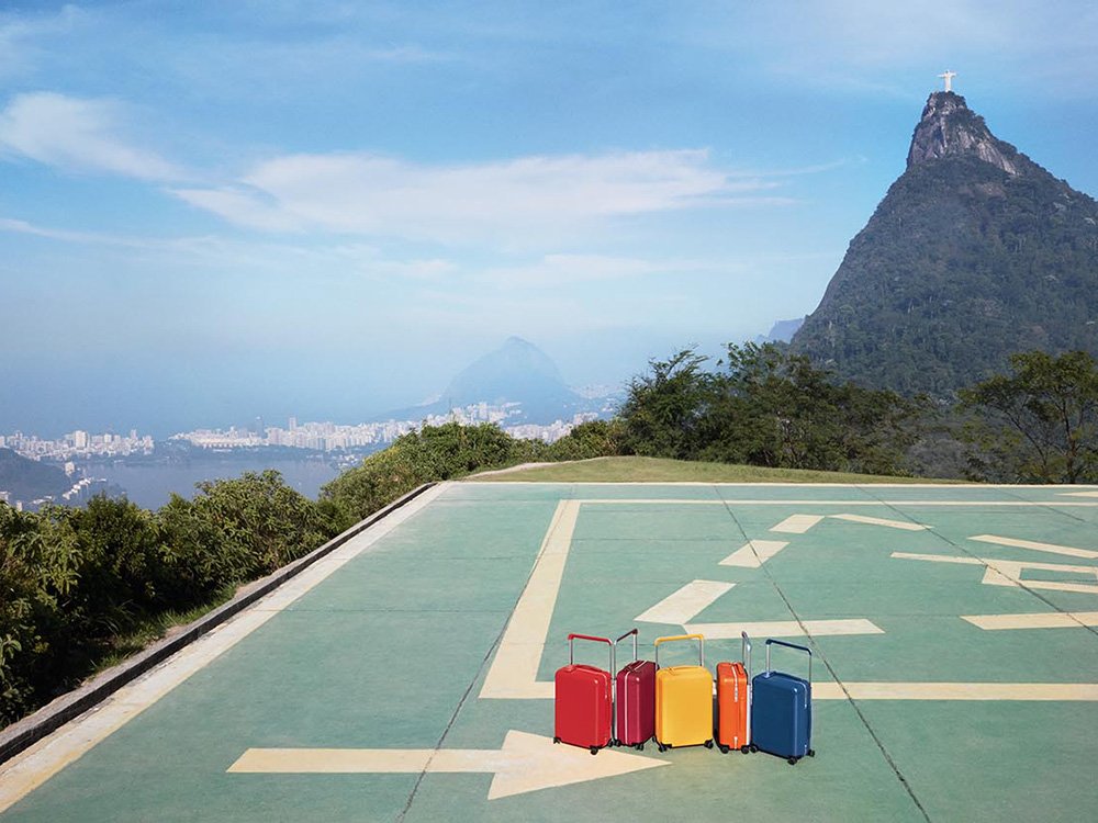 Reference image illustrating Louis Vuitton Rolling Luggage by Marc Newson: A Flat-Interior Travel Revolution