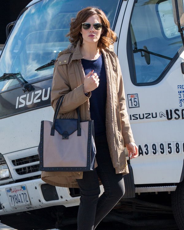 Reference image illustrating Mandy Moore’s Loeffler Randall Work Tote: A Celebrity-Approved Colorblock Carryall
