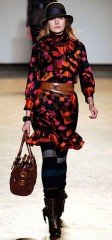 Reference image illustrating Marc by Marc Jacobs Fall 2009: Preppy Neutrals and Wearable Handbags for Everyday Style