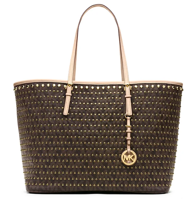 Reference image illustrating Michael Kors Sundance Ski Essentials: What to Pack for a Glamorous Park City Getaway
