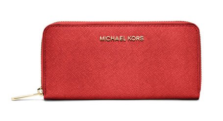 Reference image illustrating Michael Kors Sundance Ski Essentials: What to Pack for a Glamorous Park City Getaway