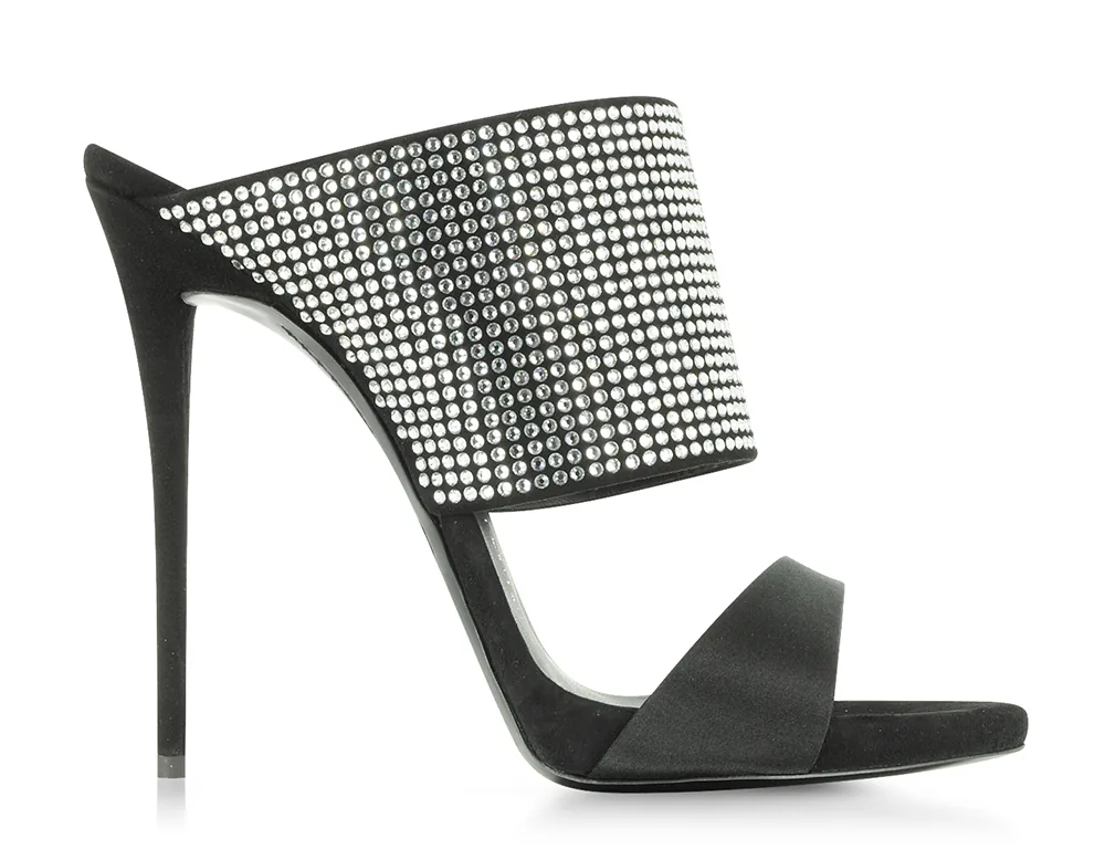 Reference image illustrating Milan Fashion Week Handbag Edit: Forzieri's Latest Designer Arrivals