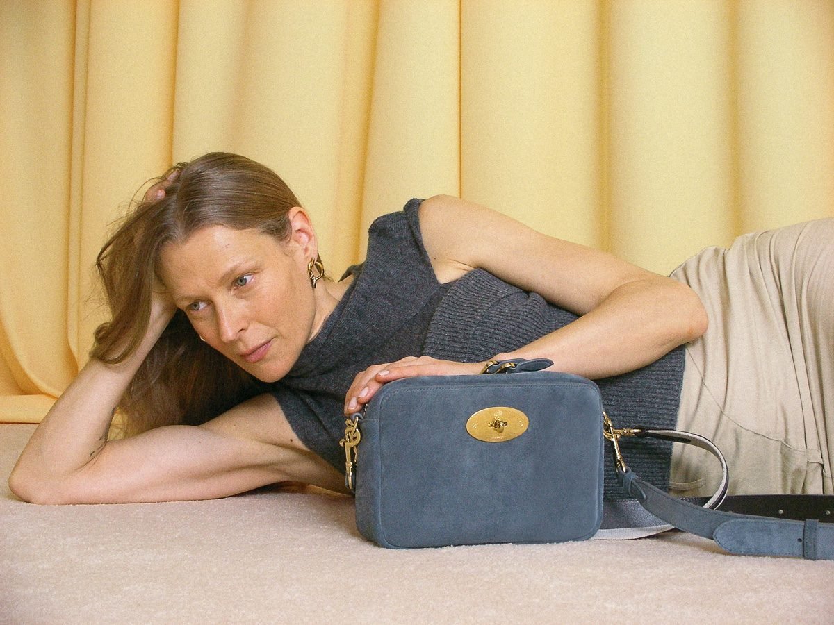 Mulberry Darley Camera Bag Review: A Compact Everyday Companion with British Craftsmanship thumbnail