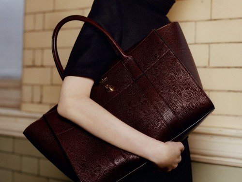 Mulberry Unveils the Redesigned Bayswater: Johnny Coca’s Fresh Take on a British Icon thumbnail
