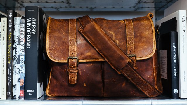 Ona Brixton Camera Bag Review: A Stylish Leather Messenger for Photographers thumbnail