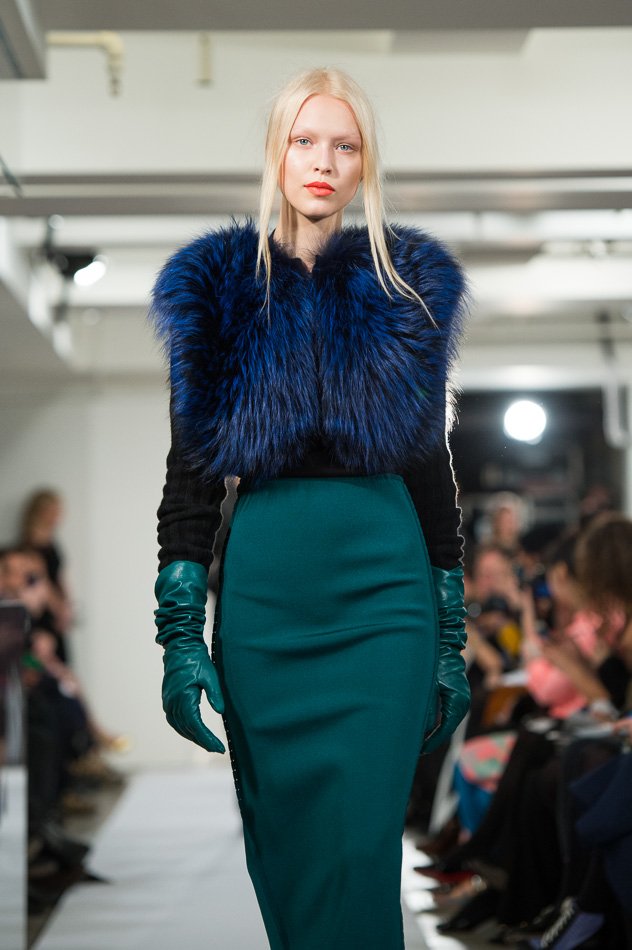 Reference image illustrating Oscar de la Renta Fall 2013: John Galliano’s Influence on Handbags and Runway Style