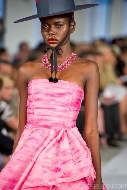 Reference image illustrating Oscar de la Renta Resort 2012: Spanish-Inspired Elegance and Artistic Detail