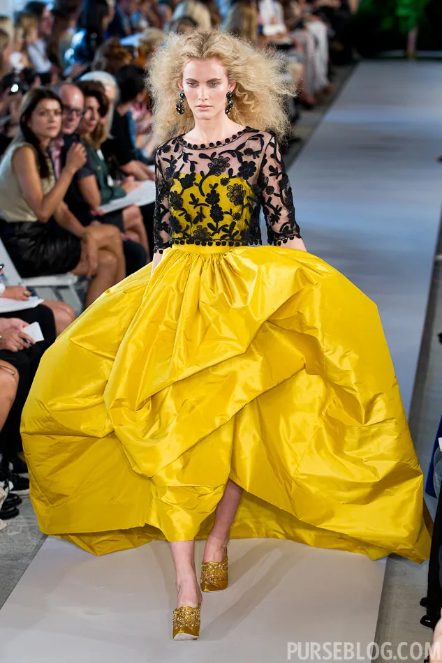 Reference image illustrating Oscar de la Renta Spring 2012 Runway: The Handbags and Accessories That Stole the Show
