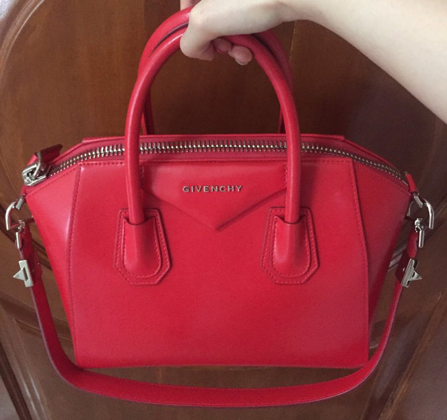 Reference image illustrating PurseForum Weekly Roundup: Chanel Chevron Reissue, Givenchy Antigona & Louis Vuitton Speedy Empreinte 25