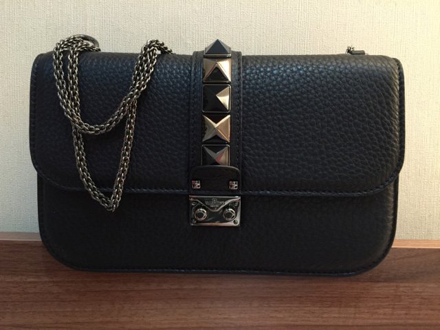 Reference image illustrating PurseForum Weekly Roundup: Valentino Lock, Balenciaga First, and Mulberry Finds – October 14 Highlights