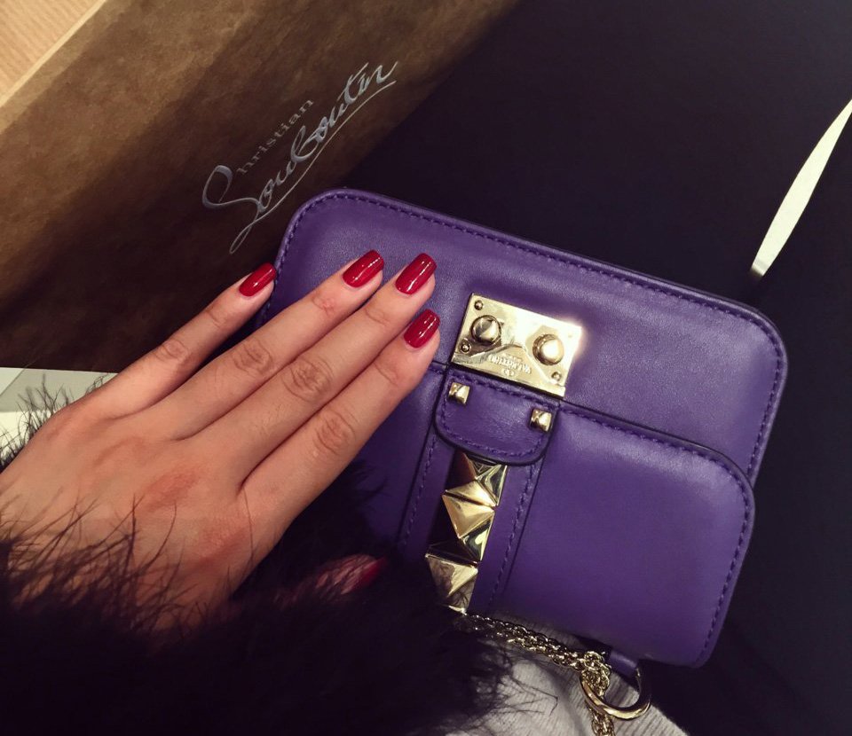 Reference image illustrating PurseForum Weekly Roundup: Valentino Lock, Balenciaga First, and Mulberry Finds – October 14 Highlights