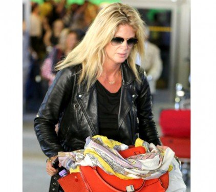 Rachel Hunter’s Celine Zipper Trapeze Bag: A Fresh Take on a Modern Classic at LAX thumbnail