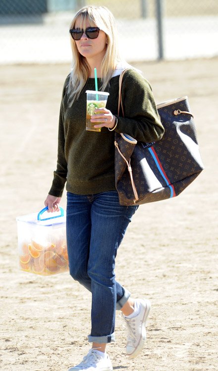 Reference image illustrating Reese Witherspoon’s Louis Vuitton Mon Monogram Neverfull: Soccer Mom Style with a Luxury Twist