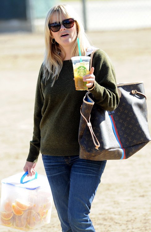 Reference image illustrating Reese Witherspoon’s Louis Vuitton Mon Monogram Neverfull: Soccer Mom Style with a Luxury Twist
