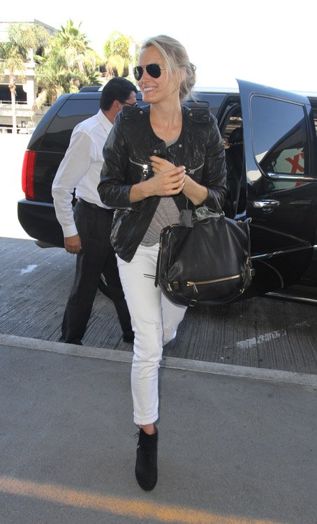 Reference image illustrating Taylor Schilling Spotted at LAX with the Botkier Honore Hobo – A Celebrity-Approved Urban Classic