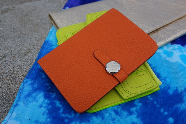 Reference image illustrating What’s Inside a Hermès Kelly Beach Bag: Summer Essentials for the Fashion-Forward