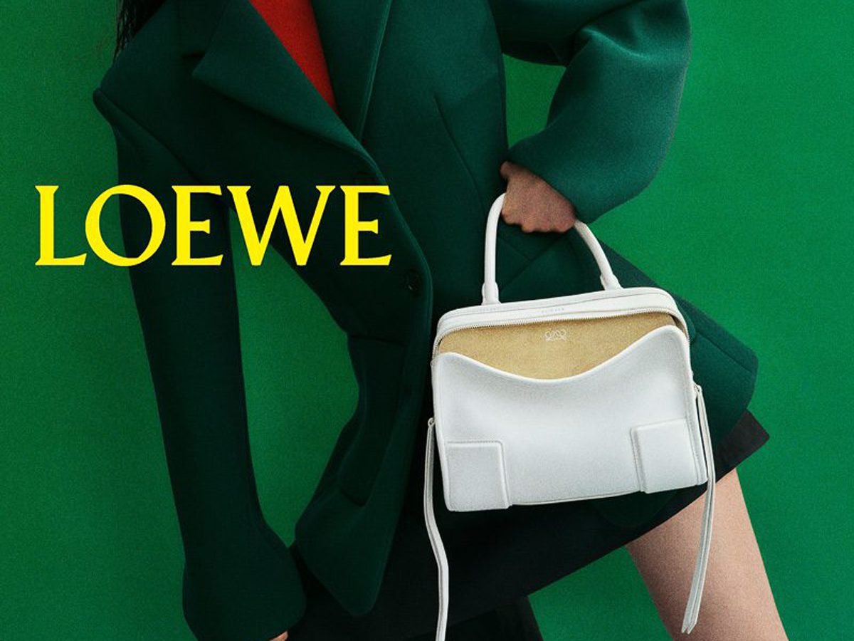Why 2026 Runway Bags Are Open, Tilted, and Deliberately Undone cover image