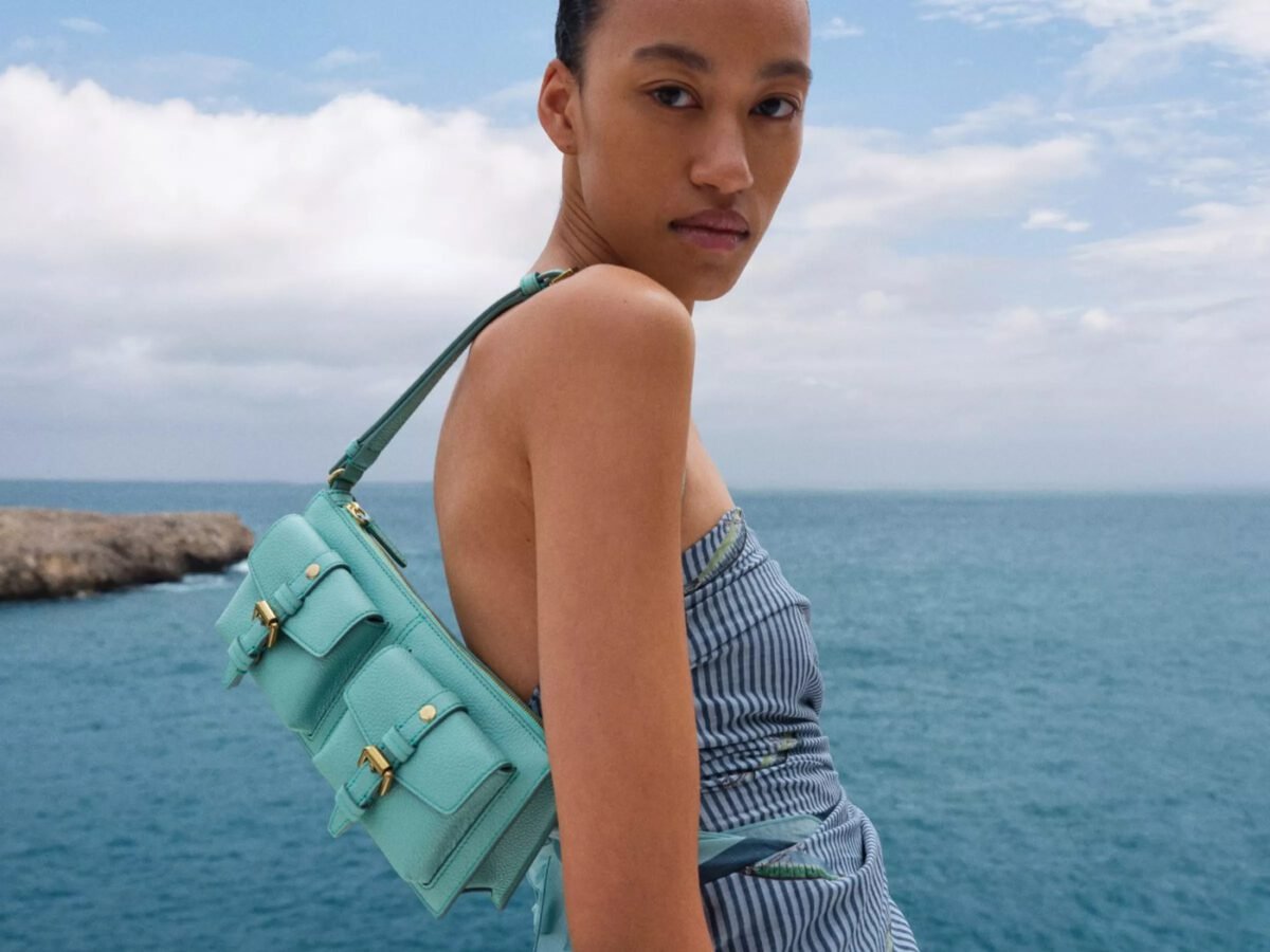 Why the Mulberry Mini Roxanne Shoulder Bag Is the Sleeper Hit of the Y2K Revival thumbnail
