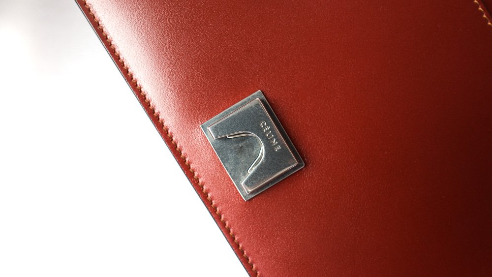Reference image illustrating Céline Frame Bag vs Frame Clutch: A Detailed Look at Phoebe Philo’s Casual-Chic Design