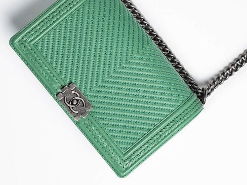 Chanel Pre-Collection Spring 2017: 115 Bags, Prices & Full Lookbook Guide cover image