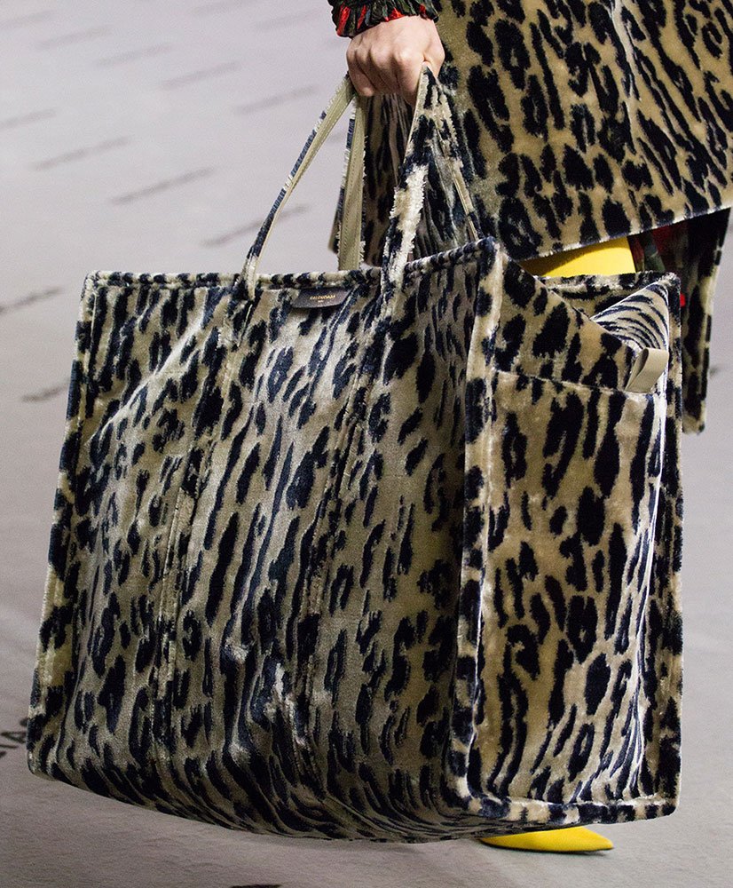 Reference image illustrating Fall 2017 Runway Trend: Oversized Totes and Shoulder Bags Take Center Stage