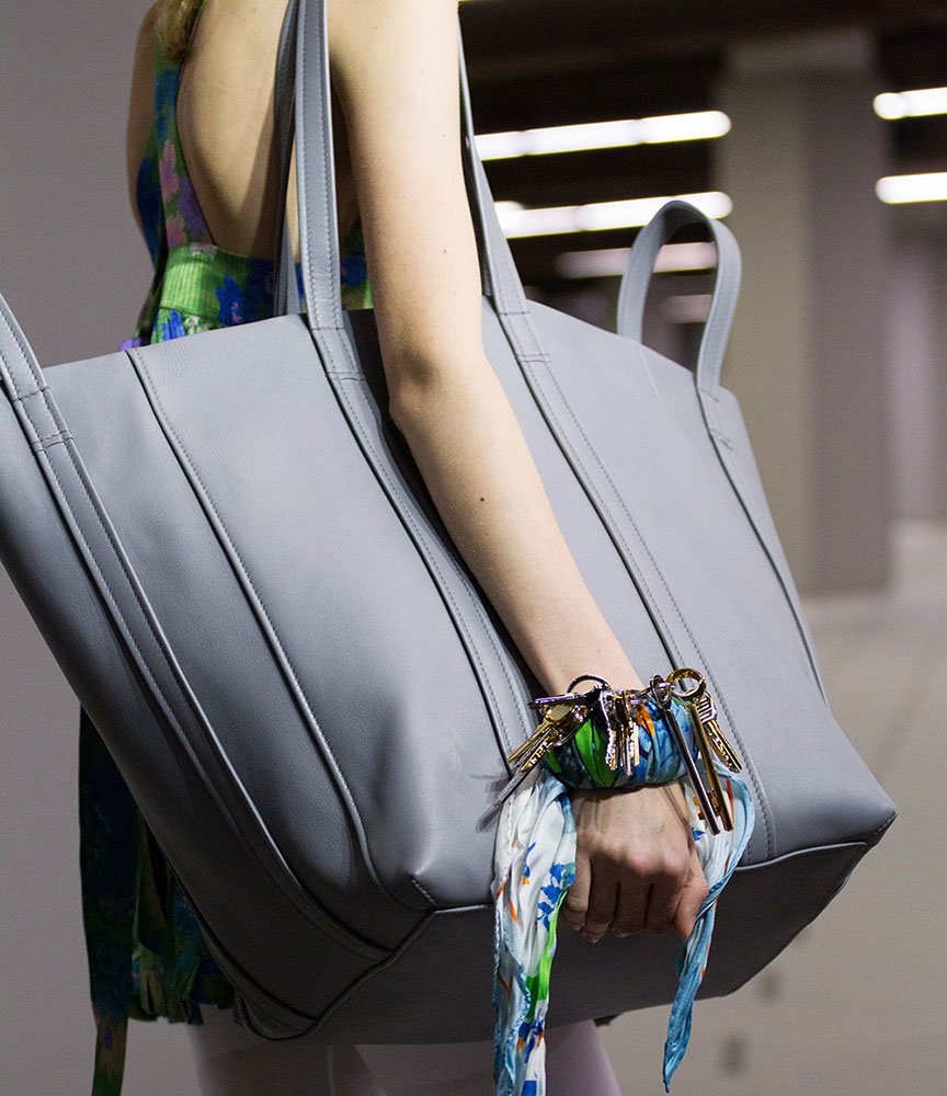 Reference image illustrating Fall 2017 Runway Trend: Oversized Totes and Shoulder Bags Take Center Stage