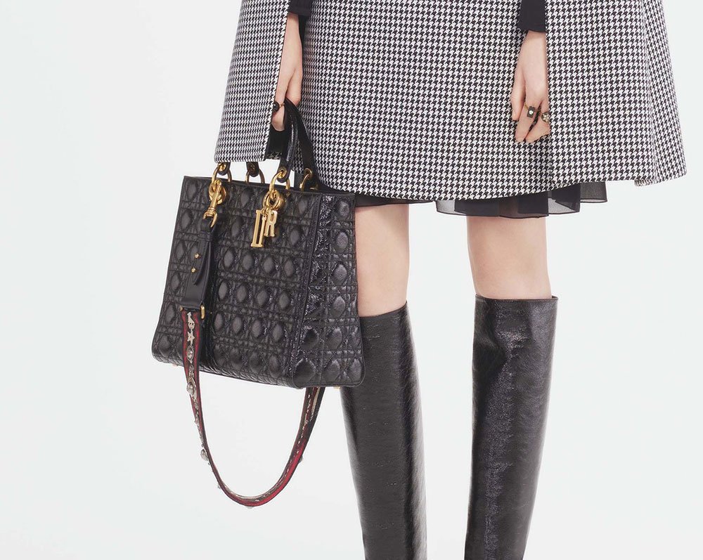 Reference image illustrating Maria Grazia Chiuri’s Dior Pre-Fall 2017 Bags: A Journey Through Vintage Eras
