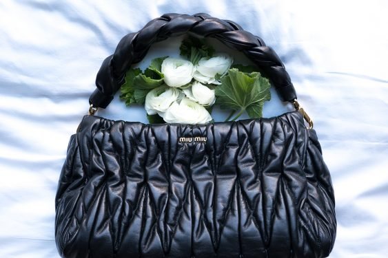 Miu Miu Mega Bag Review: Oversized Matelessé Returns for Spring 2017 thumbnail