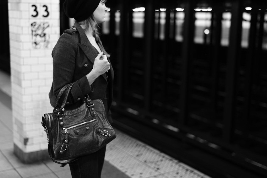 Reference image illustrating Balenciaga Giant City Review: Why the Anthracite with Rose Gold Hardware Is a Cult Classic
