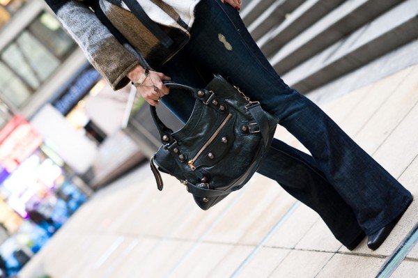 Reference image illustrating Balenciaga Giant City Review: Why the Anthracite with Rose Gold Hardware Is a Cult Classic